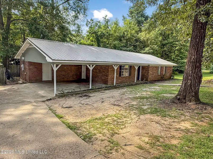 500 W Avenue, McComb, MS 39648 - #2