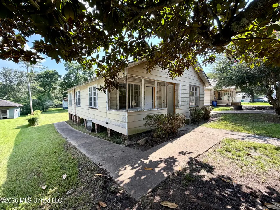 410 E Minnesota Street, Brookhaven, MS 39601 - #3