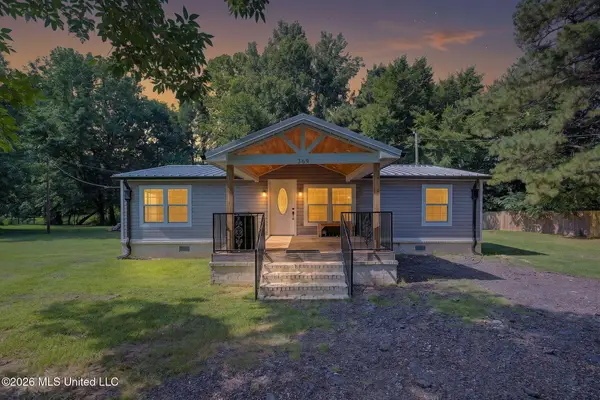 369 Meadow View Circle, Byhalia, MS 38611