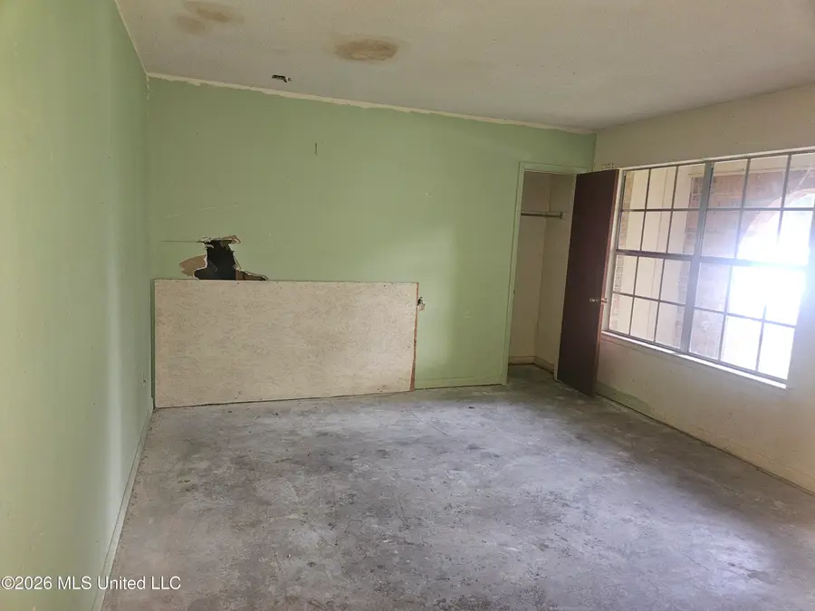 2307 W Park Drive, Gautier, MS 39553 - #2