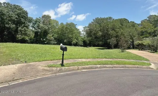 373 Red Eagle Circle, Ridgeland, MS 39157