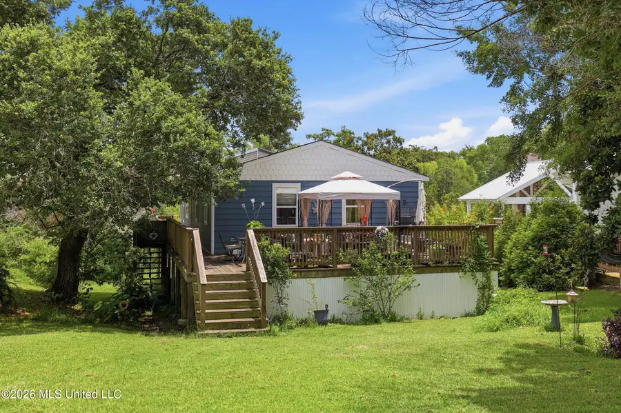 326 Magnolia Avenue, Ocean Springs, MS 39564 - #2