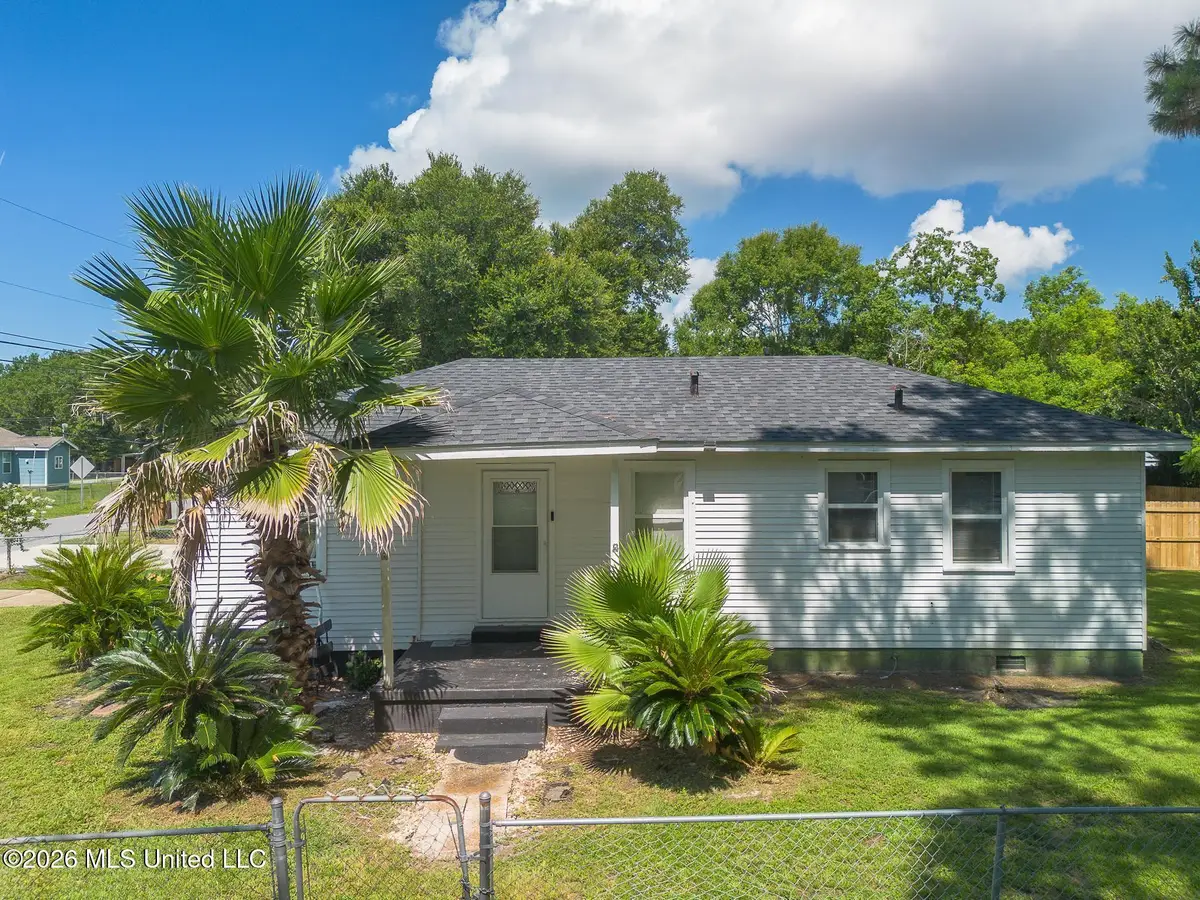 2002 Greater Avenue, Biloxi, MS 39531 - #1