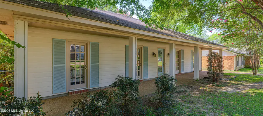 111 Squirrel Hill Drive, Ridgeland, MS 39157 - #2