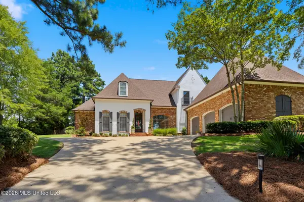 100 Cedar Woods Drive, Madison, MS 39110
