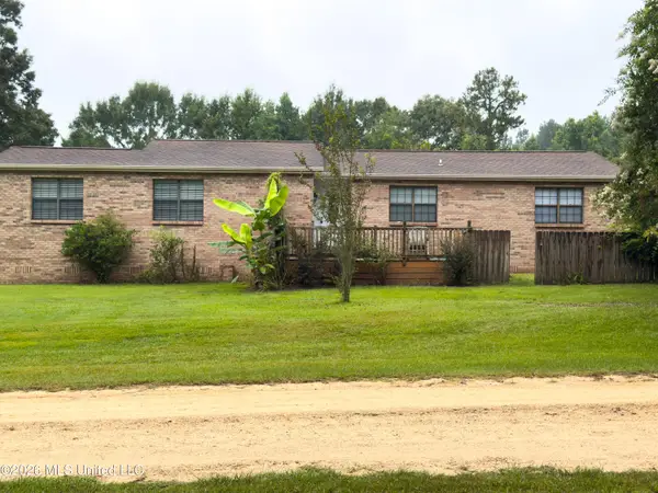 30 Lakeshore Drive, Lumberton, MS 39455