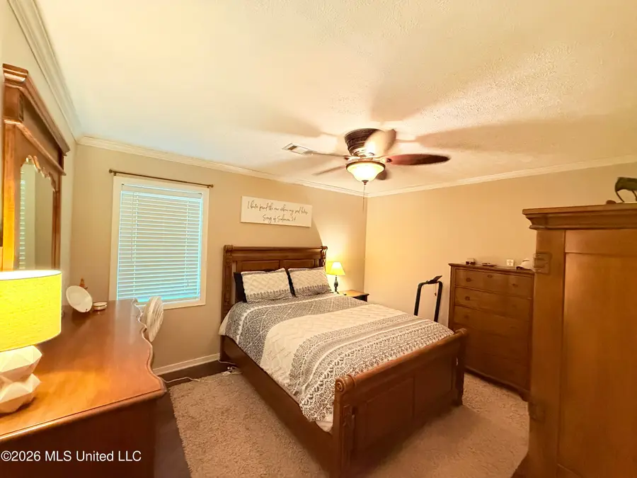 800 White Circle, Grenada, MS 38901 - #2
