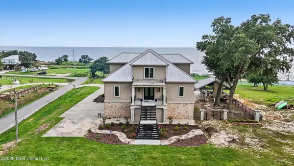 1816 Seashore Avenue, Ocean Springs, MS 39564
