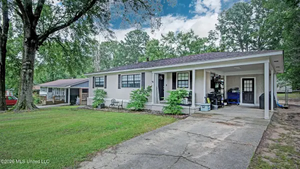 330 S Fox Hall Road, Pearl, MS 39208
