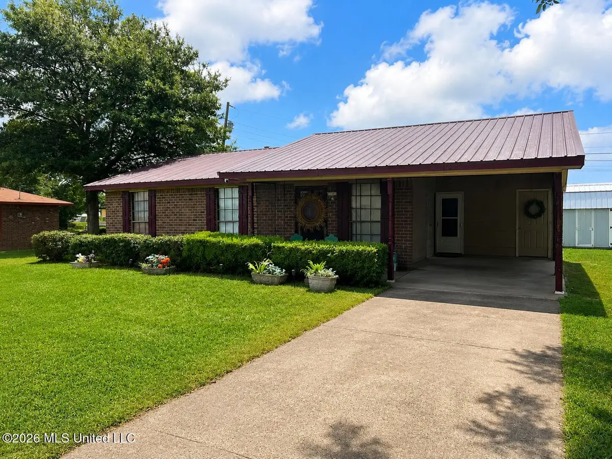 106 Cefalu Cefalu Street, Leland, MS 38756 - #1