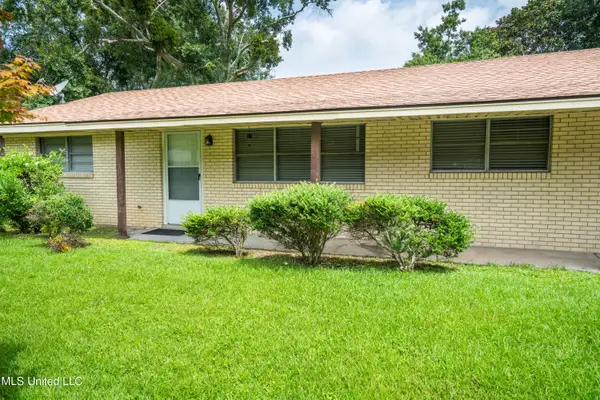 2528 Meadow Road, Biloxi, MS 39531