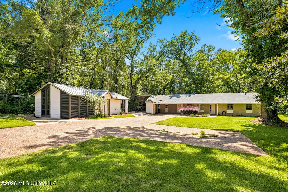 402 W Main Street, Raymond, MS 39154 - #1