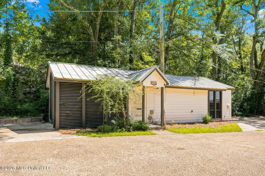 402 W Main Street, Raymond, MS 39154 - #2