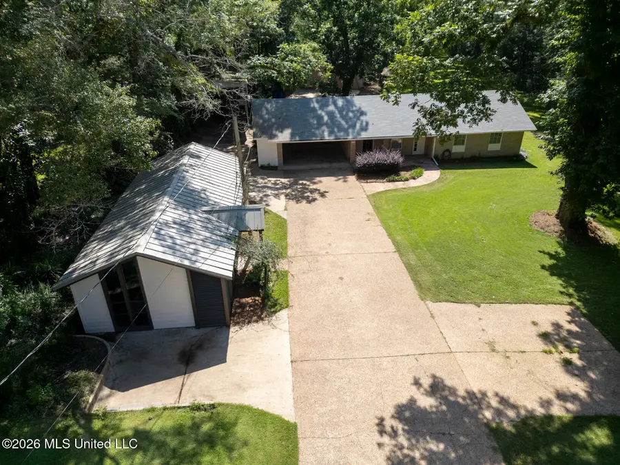 402 W Main Street, Raymond, MS 39154 - #3