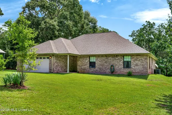 23 Hubert Spiers Road, Carriere, MS 39426