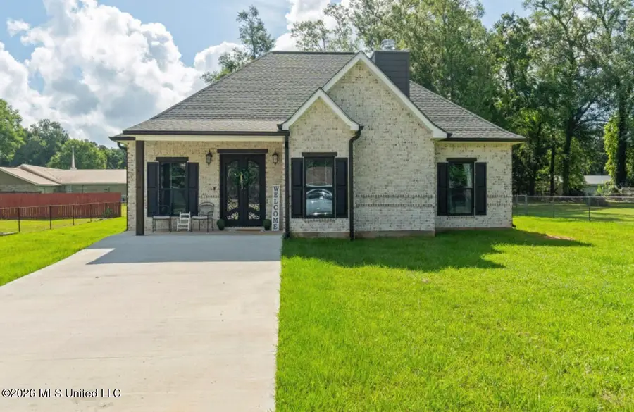 207 S Jackson Avenue, Picayune, MS 39466 - #3