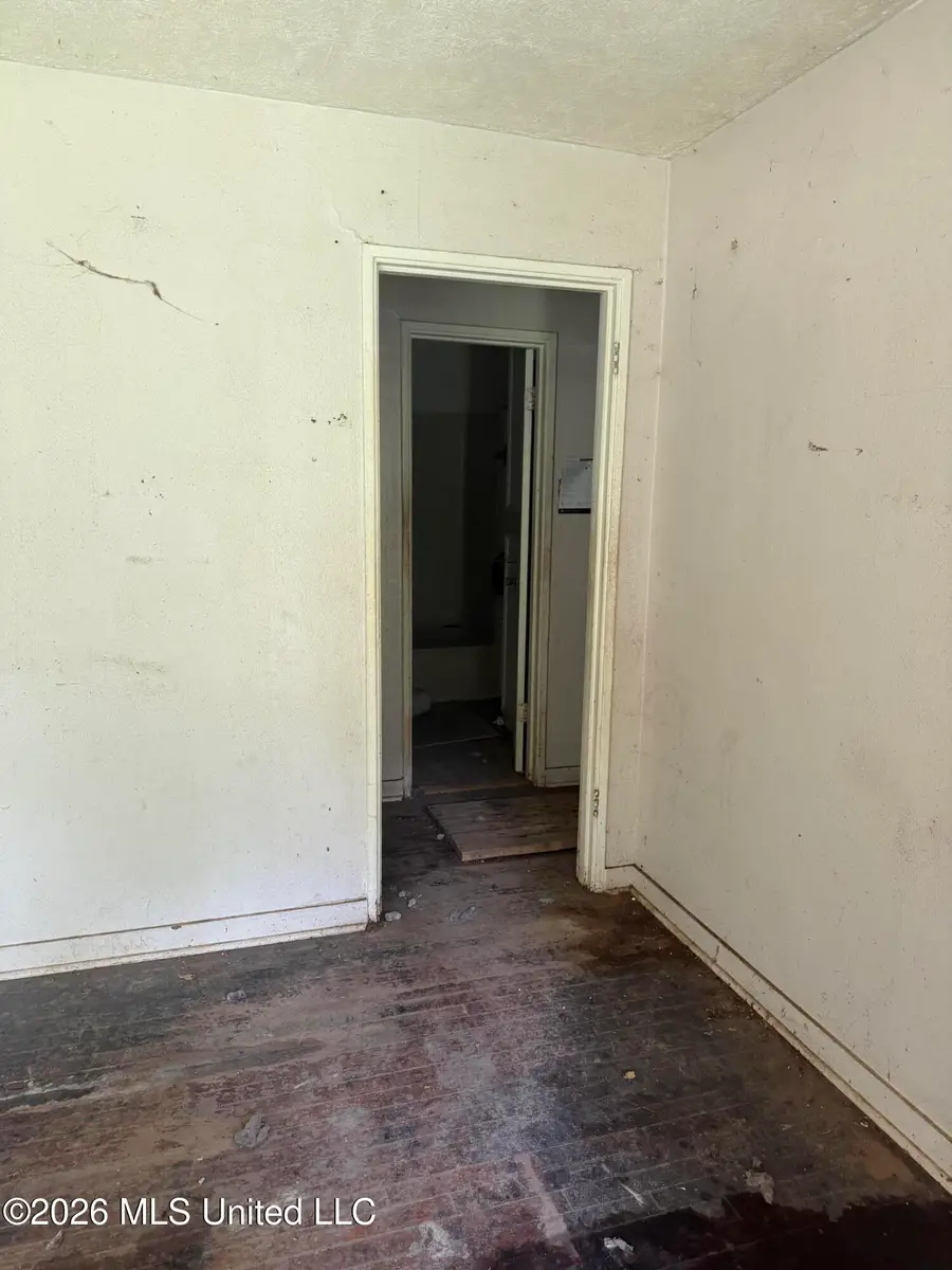 3040 Woodside Drive, Jackson, MS 39212 - #3