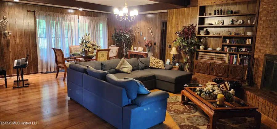 1233 Scots Glen, Jackson, MS 39204 - #3