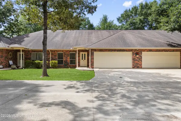 1240 Kapalama Lane, Diamondhead, MS 39525