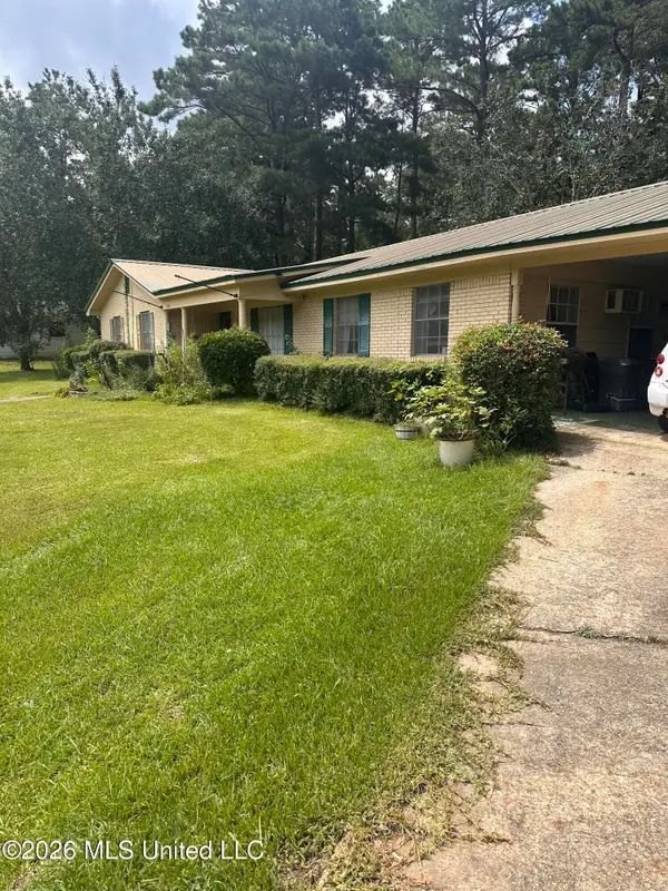 605 Pinewood Drive, Magee, MS 39111