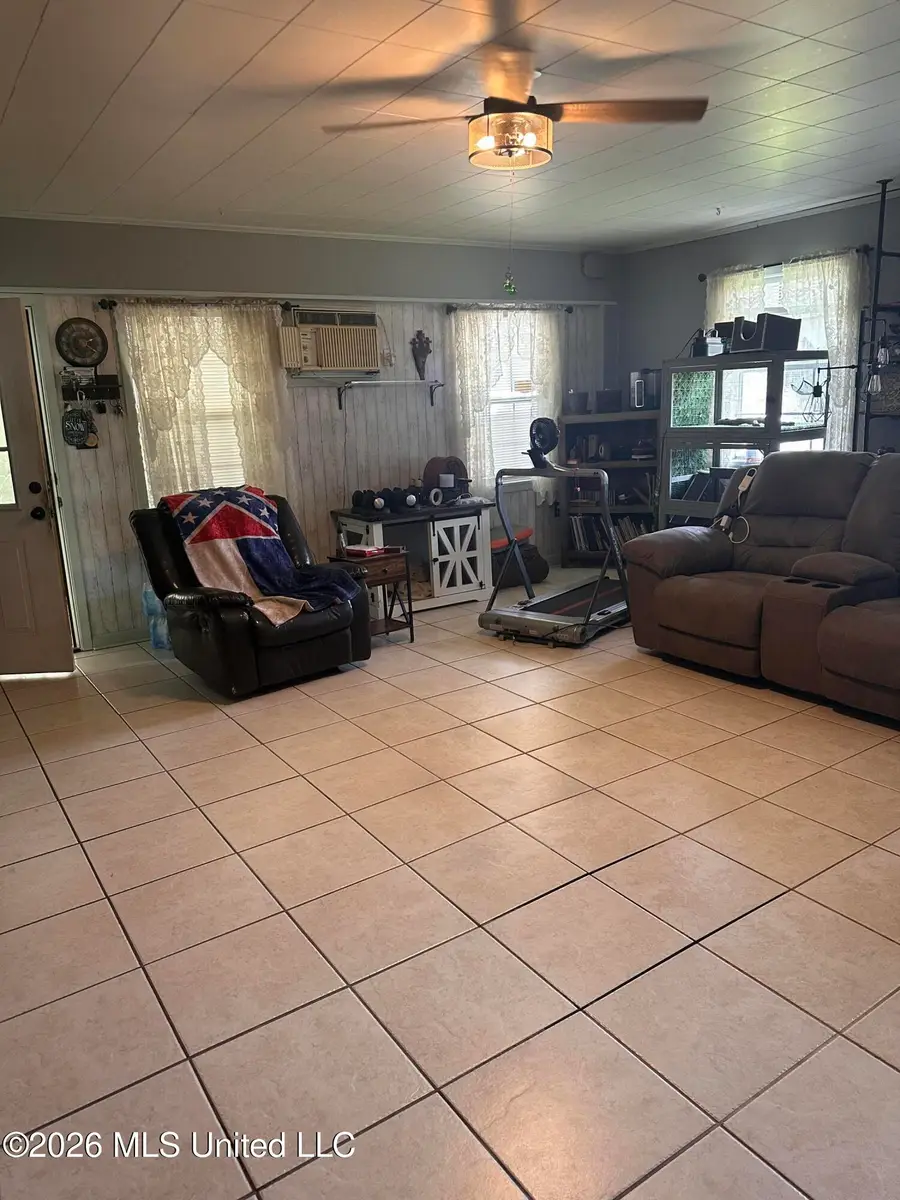 605 Pinewood Drive, Magee, MS 39111 - #2