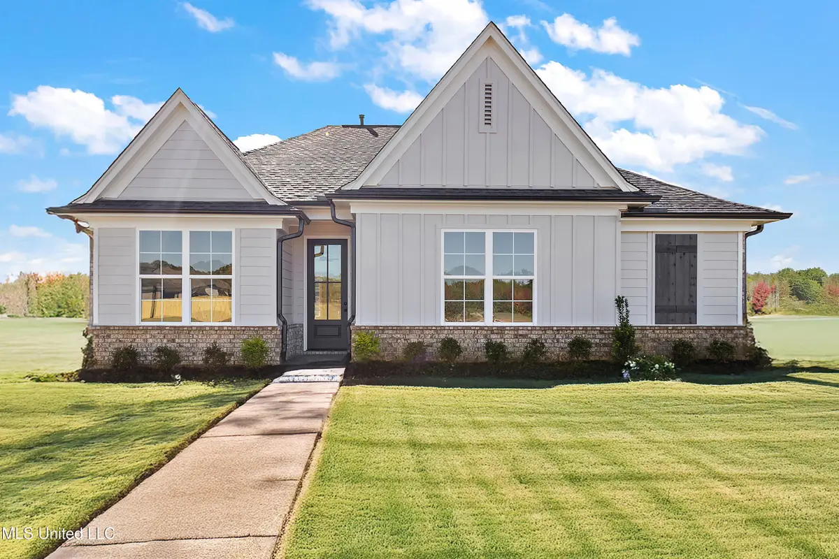 705 Washington Street, Nesbit, MS 38651 - #1
