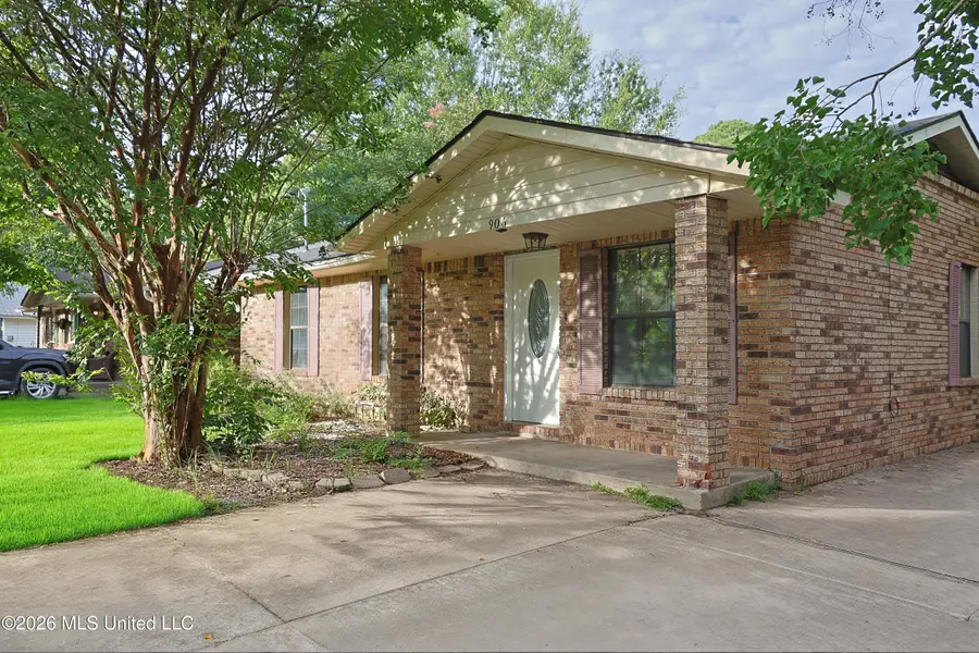906 Belair Street, Pascagoula, MS 39567 - #2