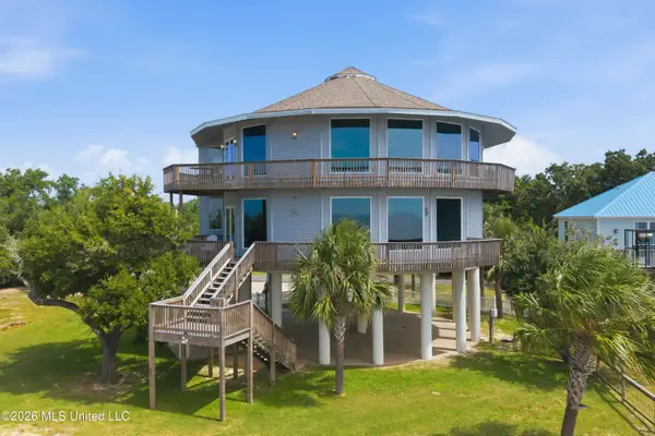 6017 W Belle Fontaine Drive, Ocean Springs, MS 39564