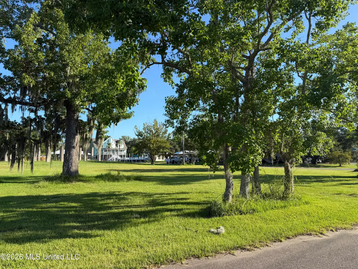 10058 E Shorecrest Road, Biloxi, MS 39532 - #1