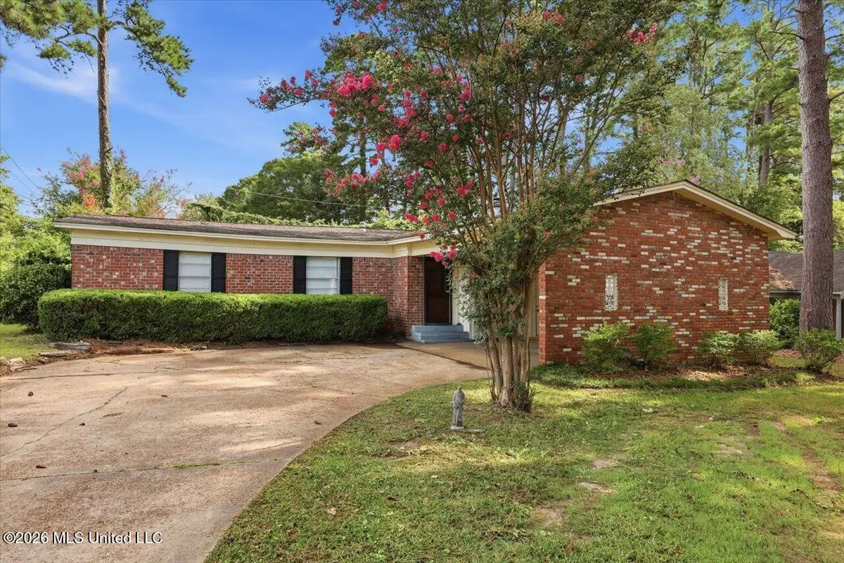 502 W Lakeview Circle, Clinton, MS 39056 - #1