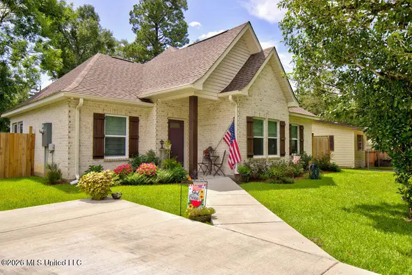 1420 Hilltop, Picayune, MS 39466