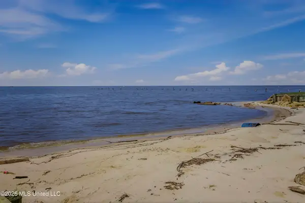 Belle Fontaine Drive, Ocean Springs, MS 39564