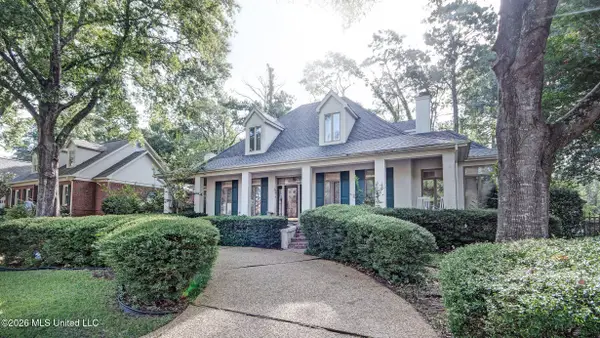 1 Pond Side Drive, Jackson, MS 39211