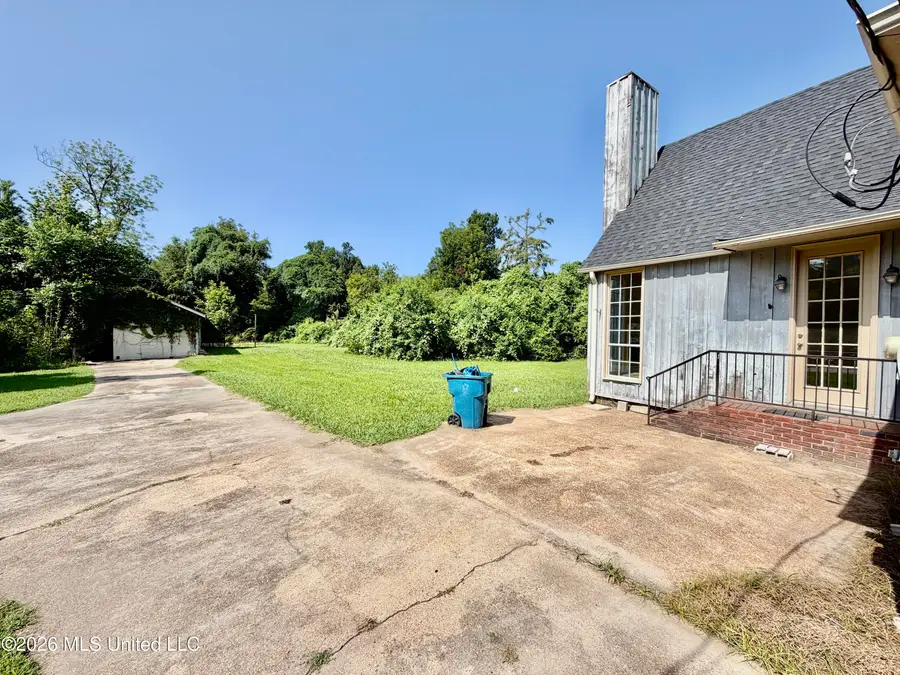 822 Oakhurst Avenue, Clarksdale, MS 38614 - #3
