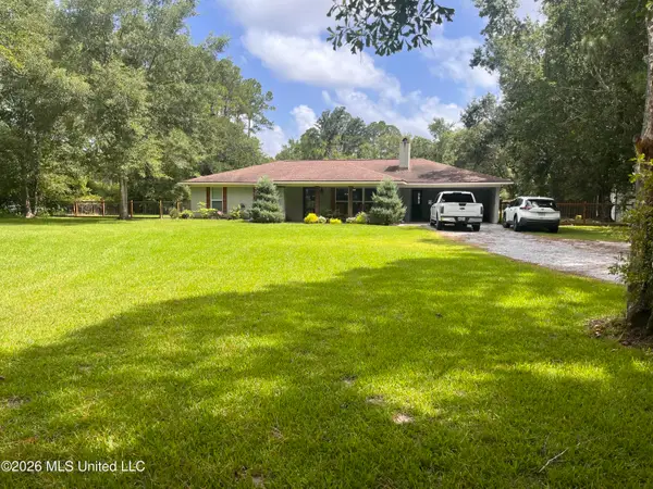 8801 Dixie Street, Ocean Springs, MS 39564