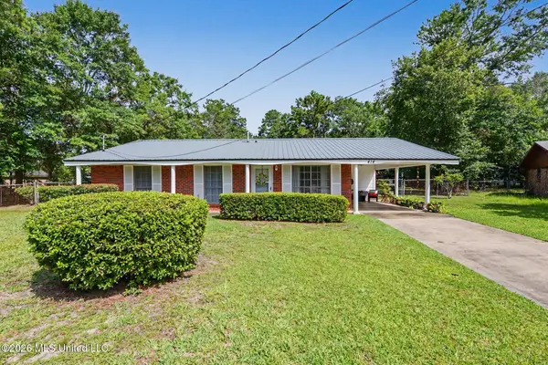 414 Pine Court, Ocean Springs, MS 39564