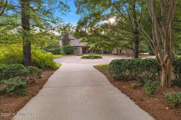 341 Johnstone Drive, Madison, MS 39110