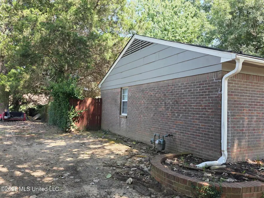 6360 Greenbriar Drive, Horn Lake, MS 38637 - #2