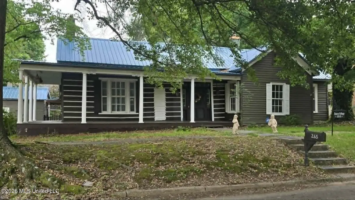 265 E Falconer Avenue, Holly Springs, MS 38635 - #1