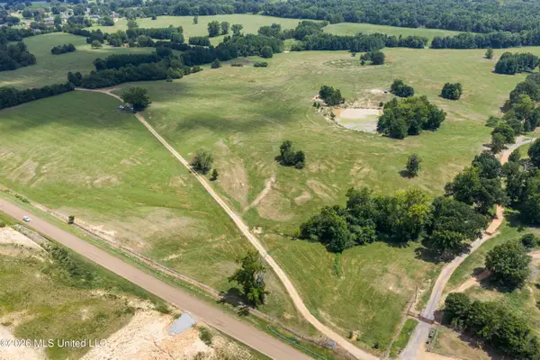 1000 Woolfolk Road, Senatobia, MS 38668