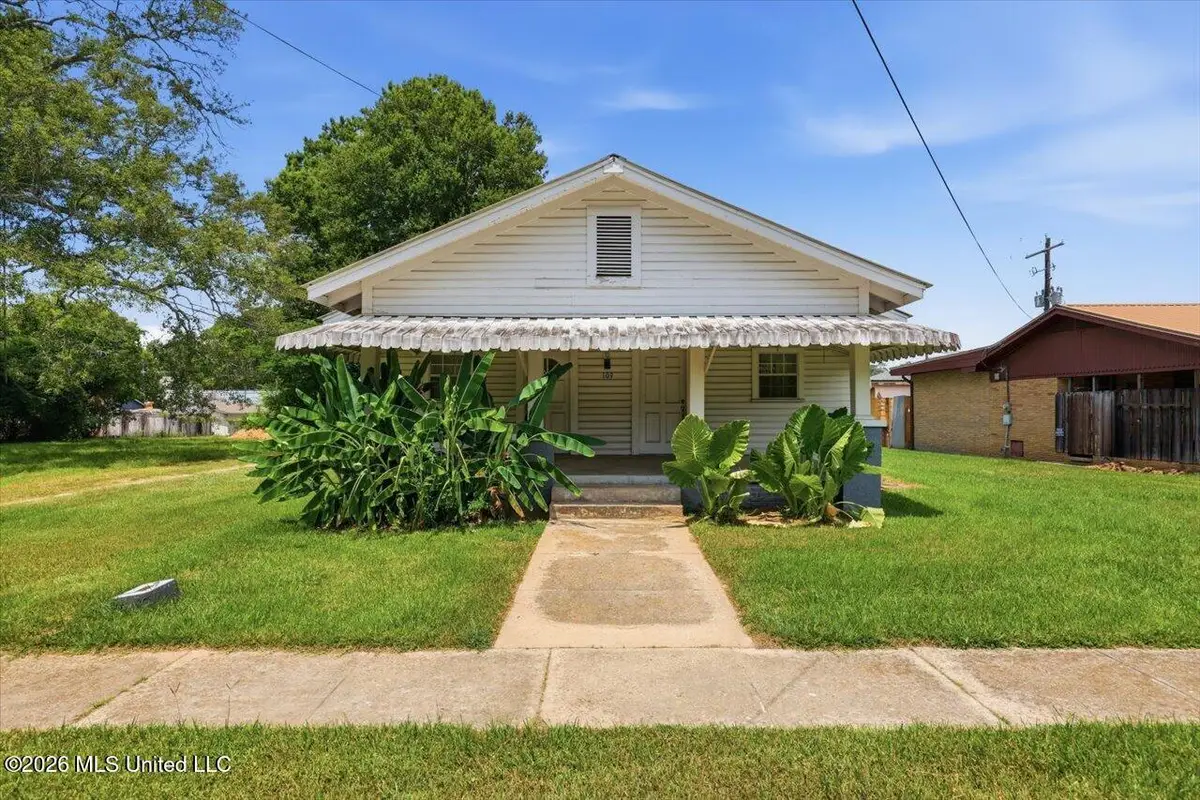 109 W Bell Avenue, Mendenhall, MS 39114 - #1