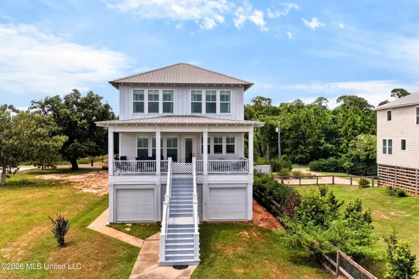 4723 E Belle Fontaine Road, Ocean Springs, MS 39564