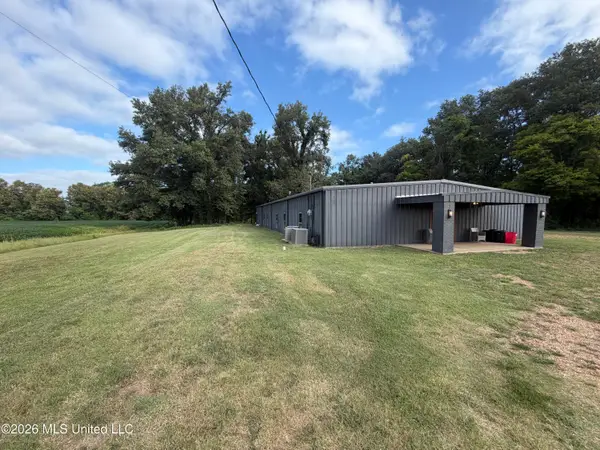 6710 Co Rd 518, Greenwood, MS 38930