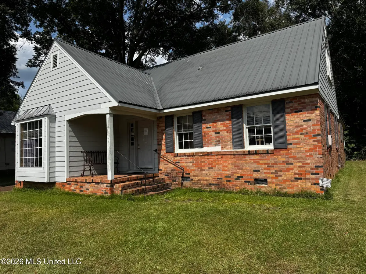 436 N Jackson Street, Brookhaven, MS 39601 - #1