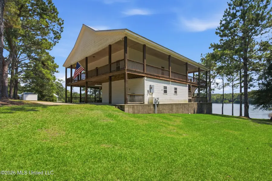 62 N Lakeshore Drive, Lumberton, MS 39455 - #3