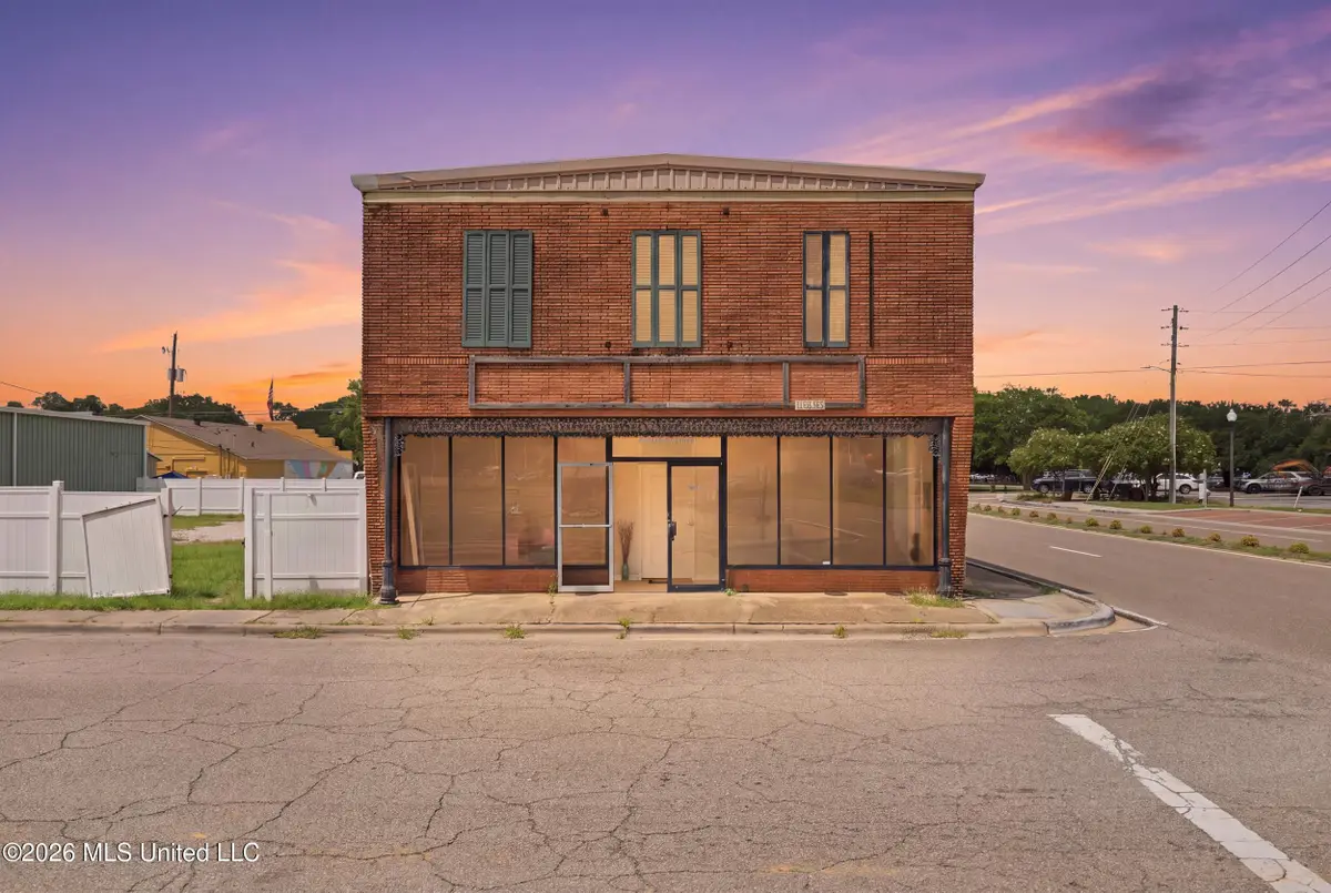 100 Elizabeth Street, Picayune, MS 39466 - #1