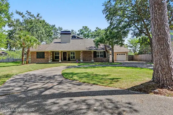 8324 Maunalani Place, Diamondhead, MS 39525