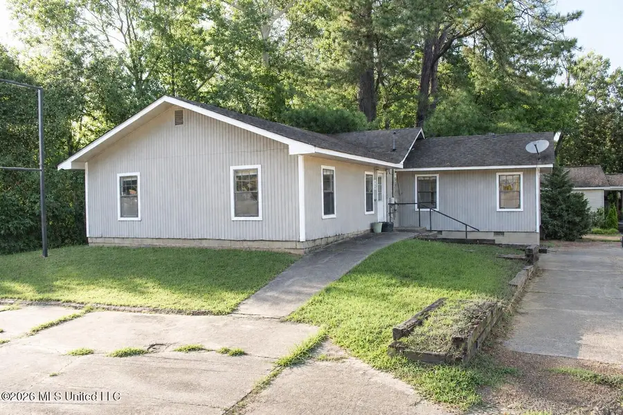 830 Lakeview Drive, Grenada, MS 38901 - #2