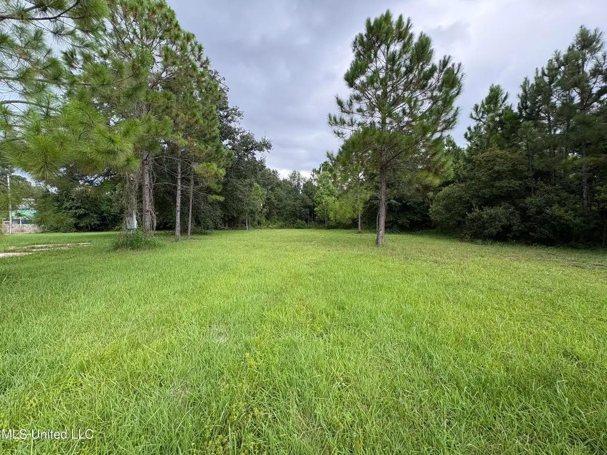 560 Cedar Avenue, Pass Christian, MS 39571 - #1