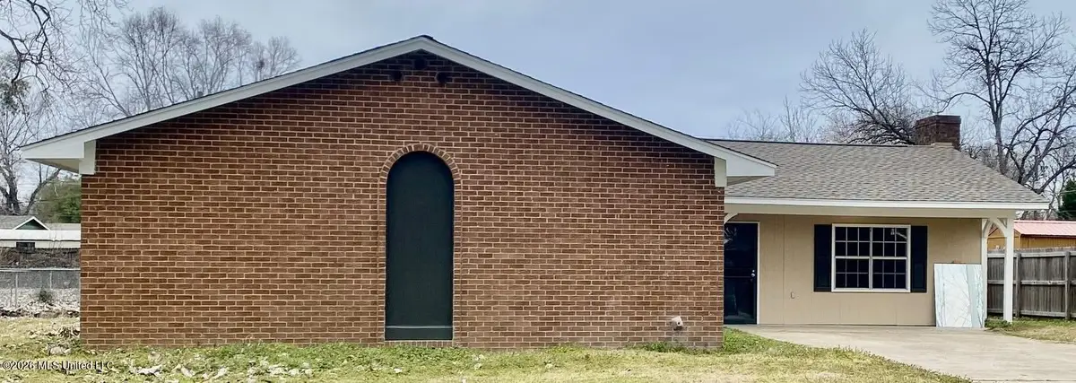 1736 S Pear Lane, Greenville, MS 38703 - #1